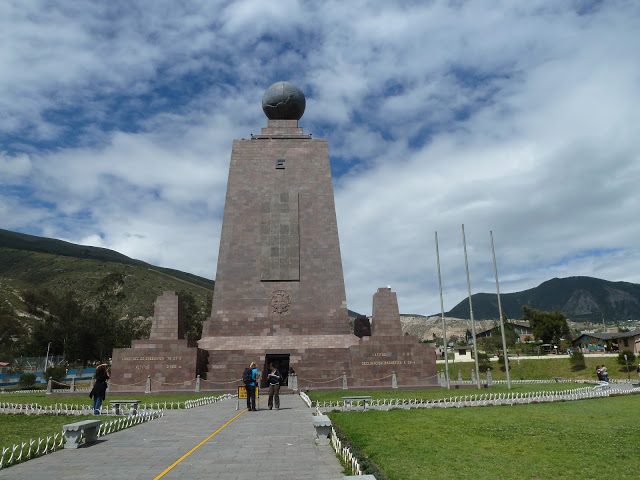 Quito y Galápagos Básico 2025