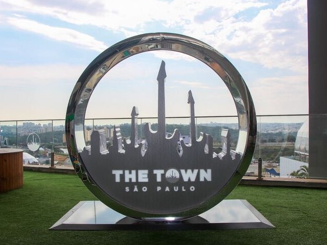 The Town 2025