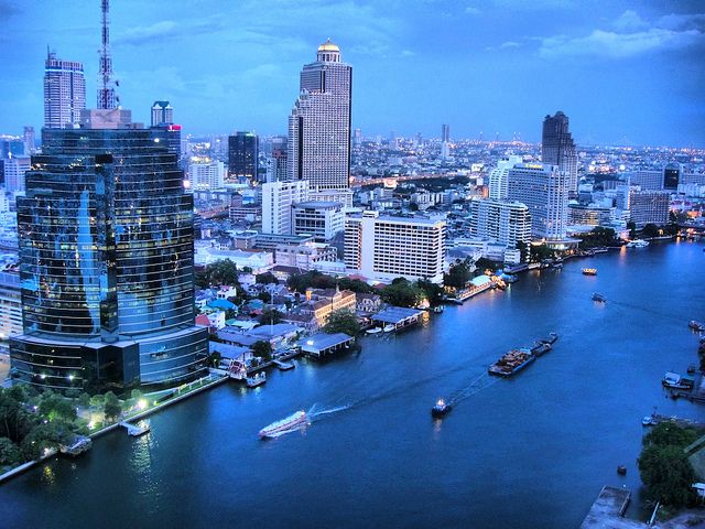 Bangkok y Triángulo de Oro en Tailandia y Vietnam - Cat. Primera 2025